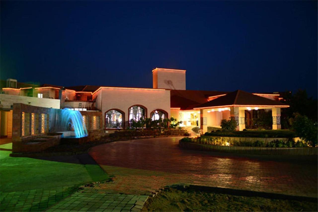 Regenta Resort Bhuj By Royal Orchid Hotels Limited Dış mekan fotoğraf