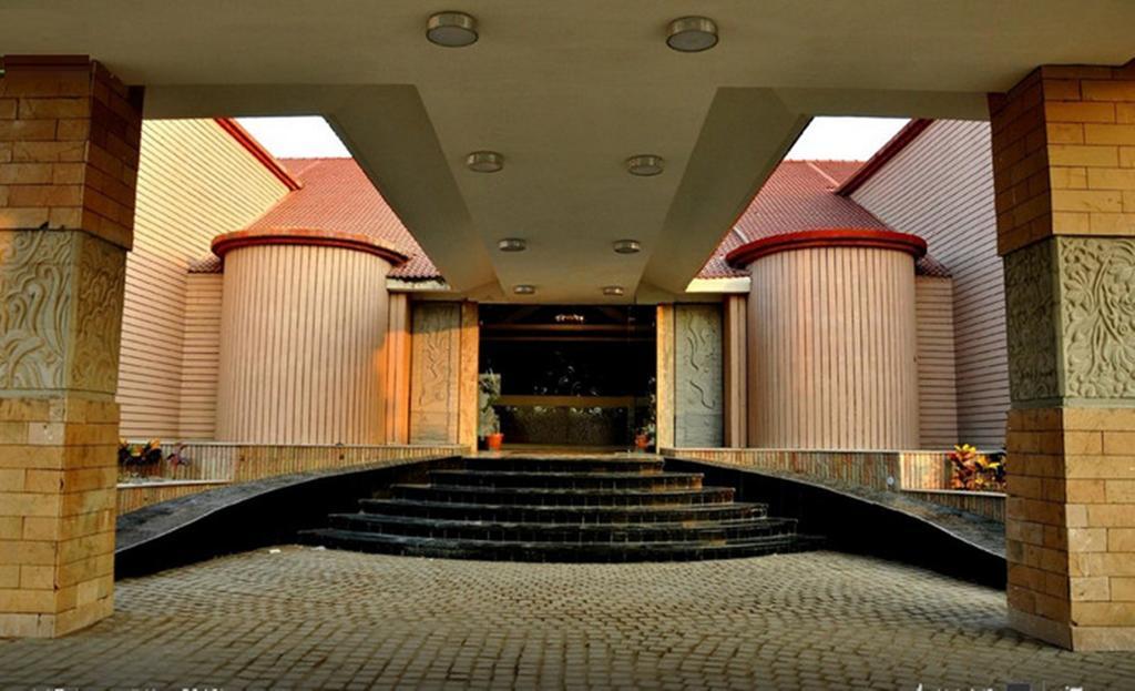 Regenta Resort Bhuj By Royal Orchid Hotels Limited Dış mekan fotoğraf
